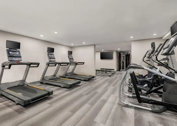 Quality Suites Laval