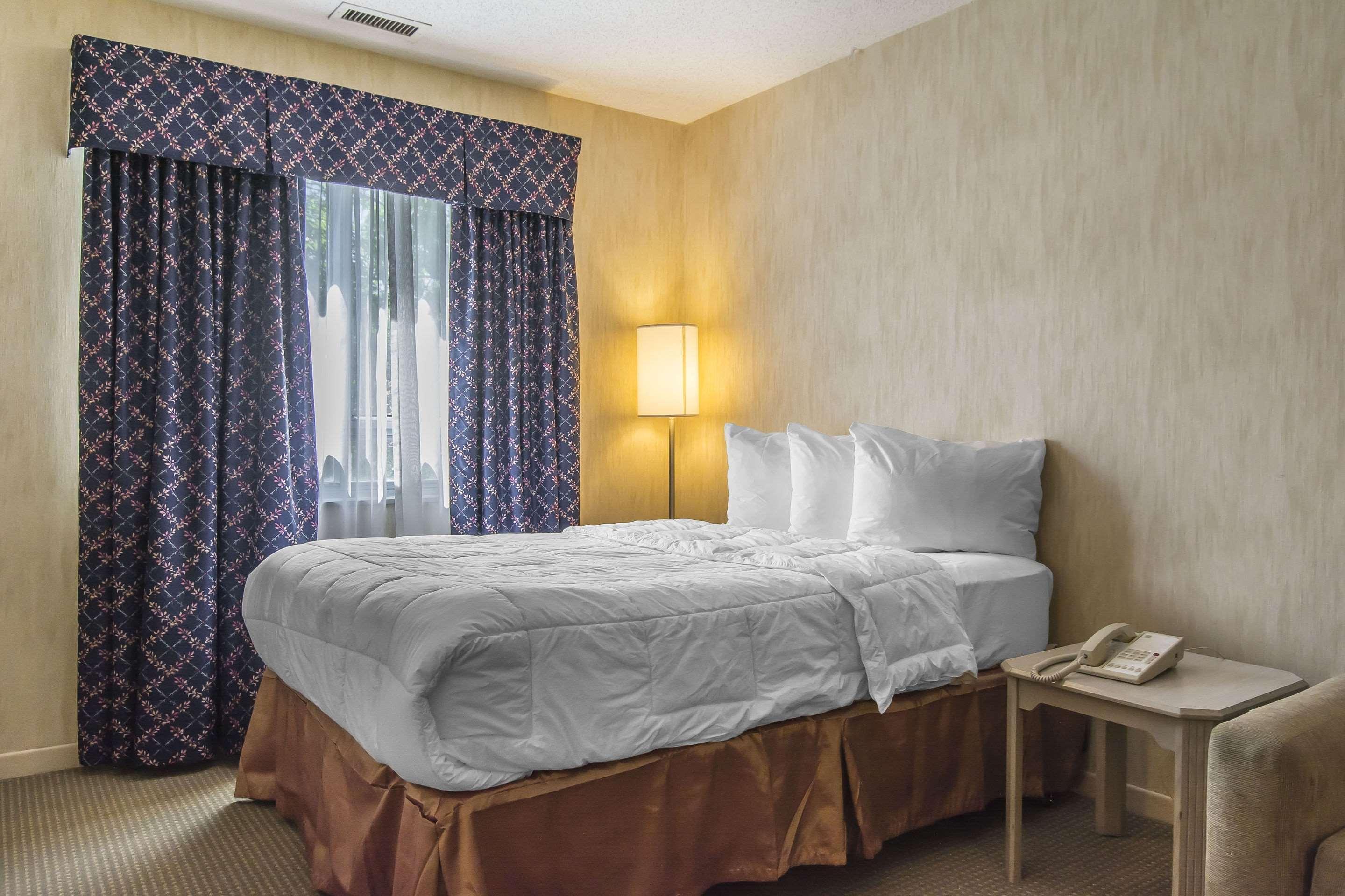 Hotel By Marriott