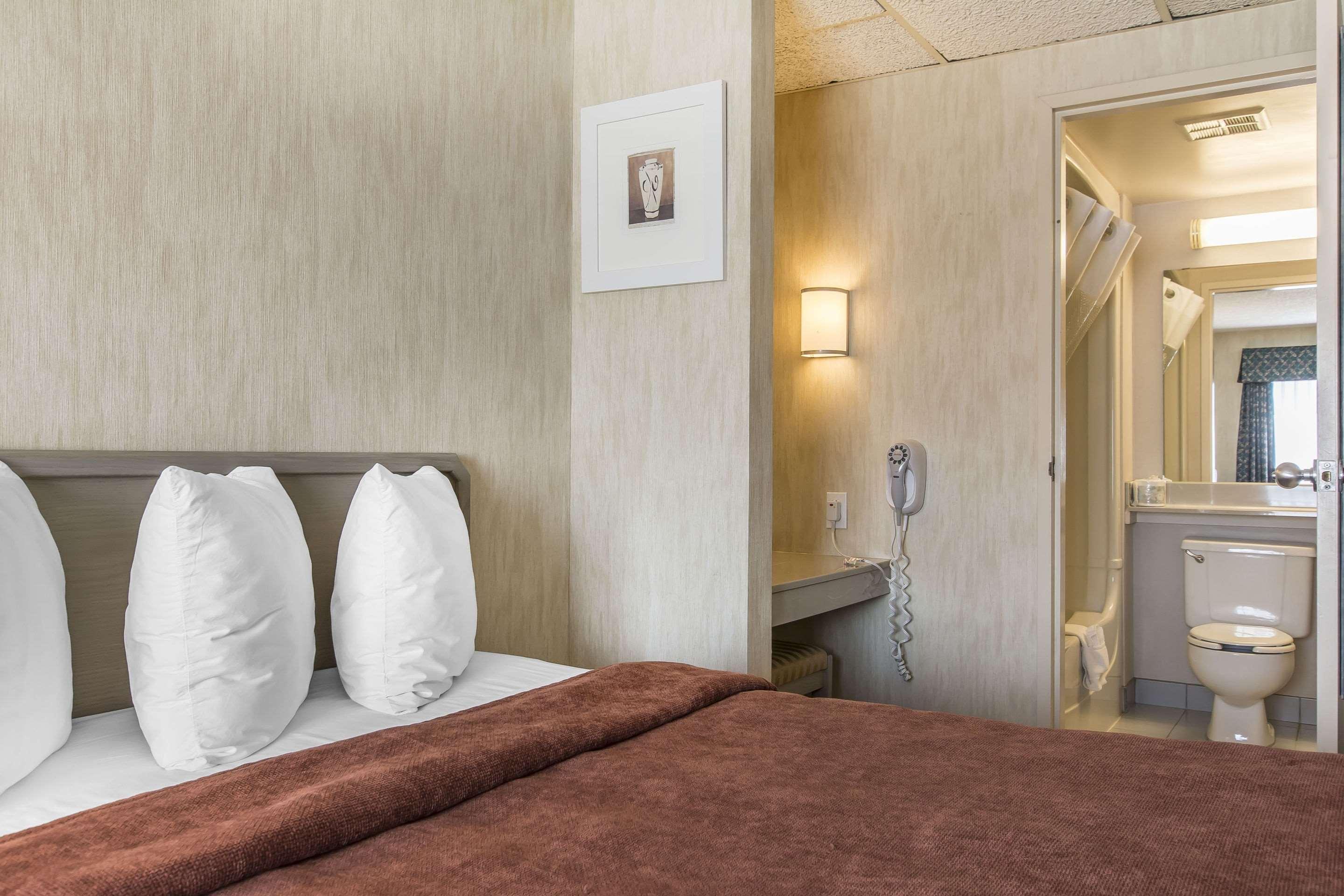 By Marriott Hotel Laval