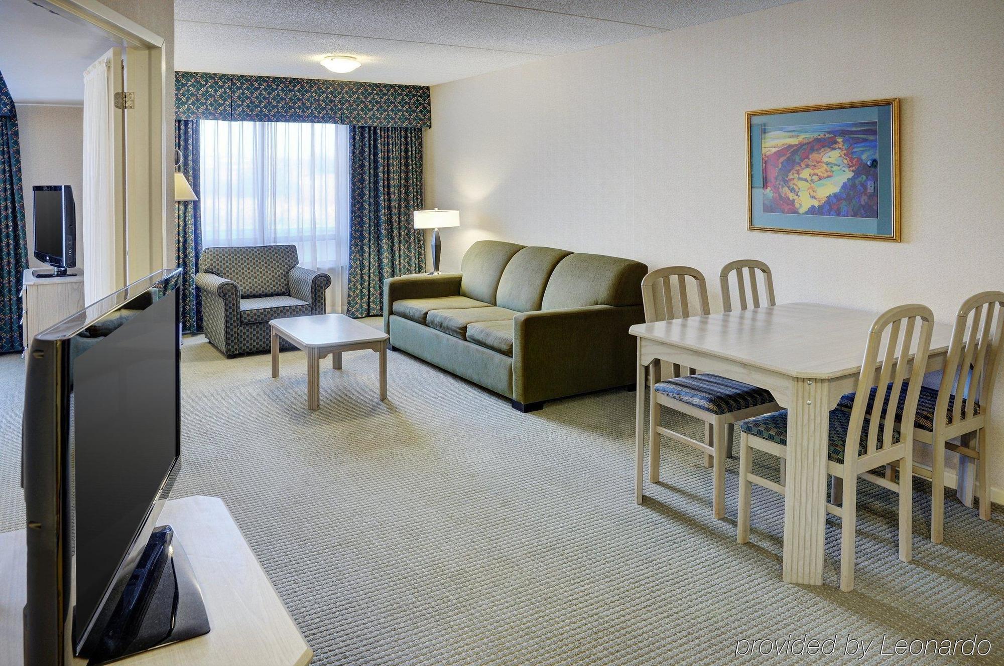 By Marriott Hotel Laval