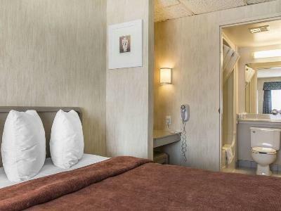 Hotel By Marriott Laval